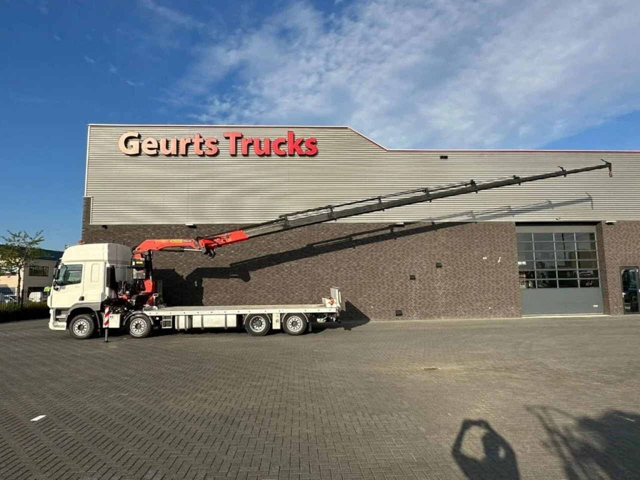 DAF CF 450 8X2 OPRIJWAGEN/MACHINE TRANSPORTER + PALF - משאית מנוף: תמונה 2 DAF CF 450 8X2 OPRIJWAGEN/MACHINE TRANSPORTER + PALF - משאית מנוף: תמונה 2
