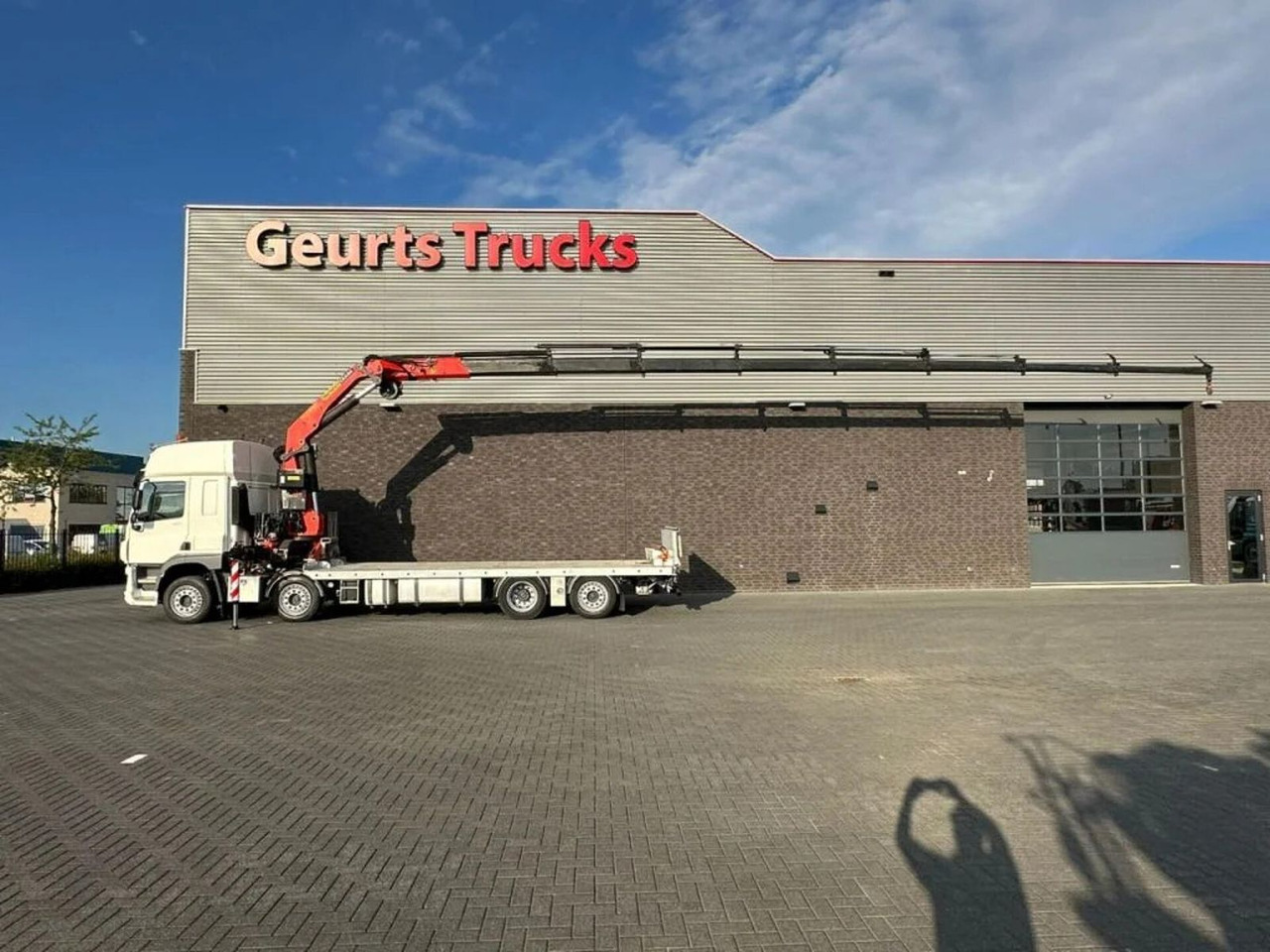 DAF CF 450 8X2 OPRIJWAGEN/MACHINE TRANSPORTER + PALF - משאית מנוף: תמונה 1 DAF CF 450 8X2 OPRIJWAGEN/MACHINE TRANSPORTER + PALF - משאית מנוף: תמונה 1
