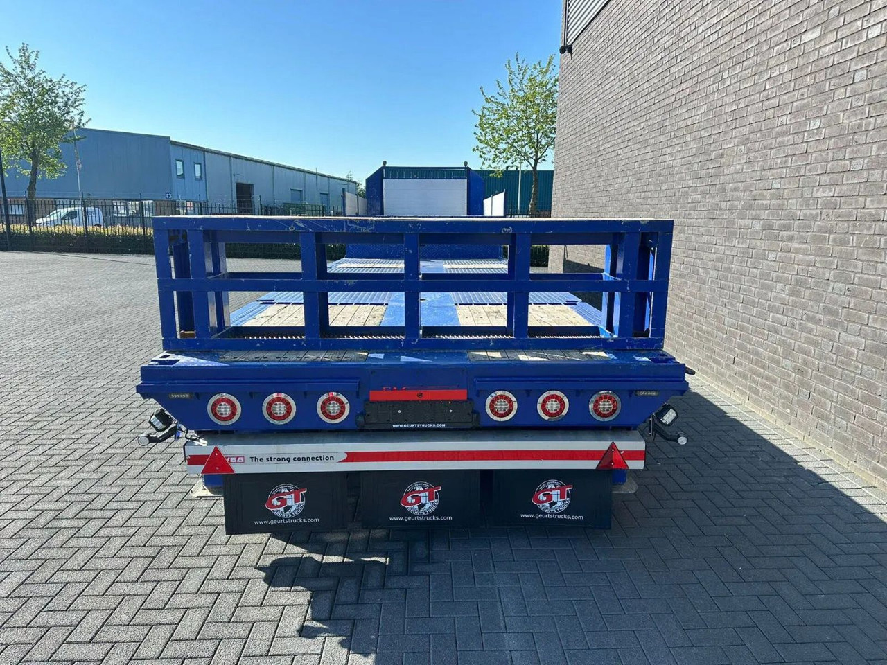 Emtech NNR48 3 ASSER HYDRAULISCHE GESTUURDE KORTE UITSC - סמיטריילר עם מטען נמוך: תמונה 5 Emtech NNR48 3 ASSER HYDRAULISCHE GESTUURDE KORTE UITSC - סמיטריילר עם מטען נמוך: תמונה 5