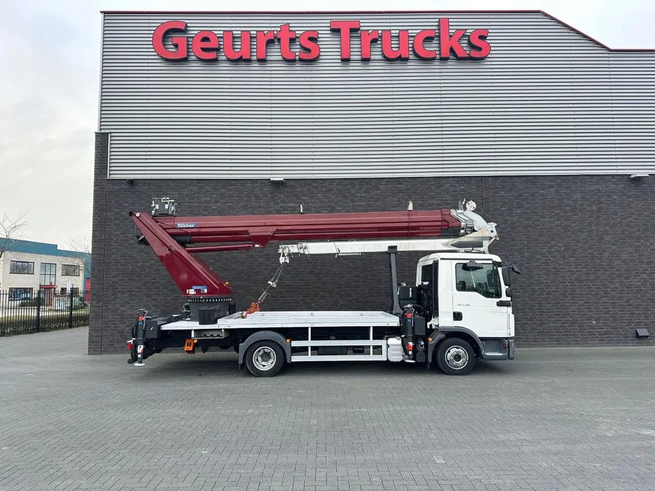 MAN TGL 7.180 4X2 BB BOCKER AK37/4000 + JIB MONTAGEK - משאית מנוף: תמונה 2 MAN TGL 7.180 4X2 BB BOCKER AK37/4000 + JIB MONTAGEK - משאית מנוף: תמונה 2