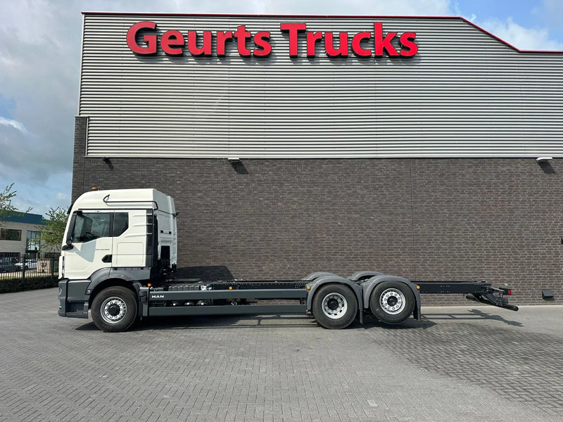 MAN TGS 26.520 6X2H-4 BL CH HYDRO DRIVE CHASSIS CABINE (NIEUW) - משאית עם שלדת תא: תמונה 1 MAN TGS 26.520 6X2H-4 BL CH HYDRO DRIVE CHASSIS CABINE (NIEUW) - משאית עם שלדת תא: תמונה 1