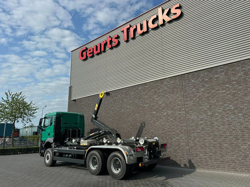 MAN TGS 33.480 6X6 HYVA LIFT 26-55-S HAAKARM / ABROLLKIPPER/ HOOKLIFT (NIEUWE/ NEU/ NEW) - משאית הרמת וו: תמונה 3 MAN TGS 33.480 6X6 HYVA LIFT 26-55-S HAAKARM / ABROLLKIPPER/ HOOKLIFT (NIEUWE/ NEU/ NEW) - משאית הרמת וו: תמונה 3