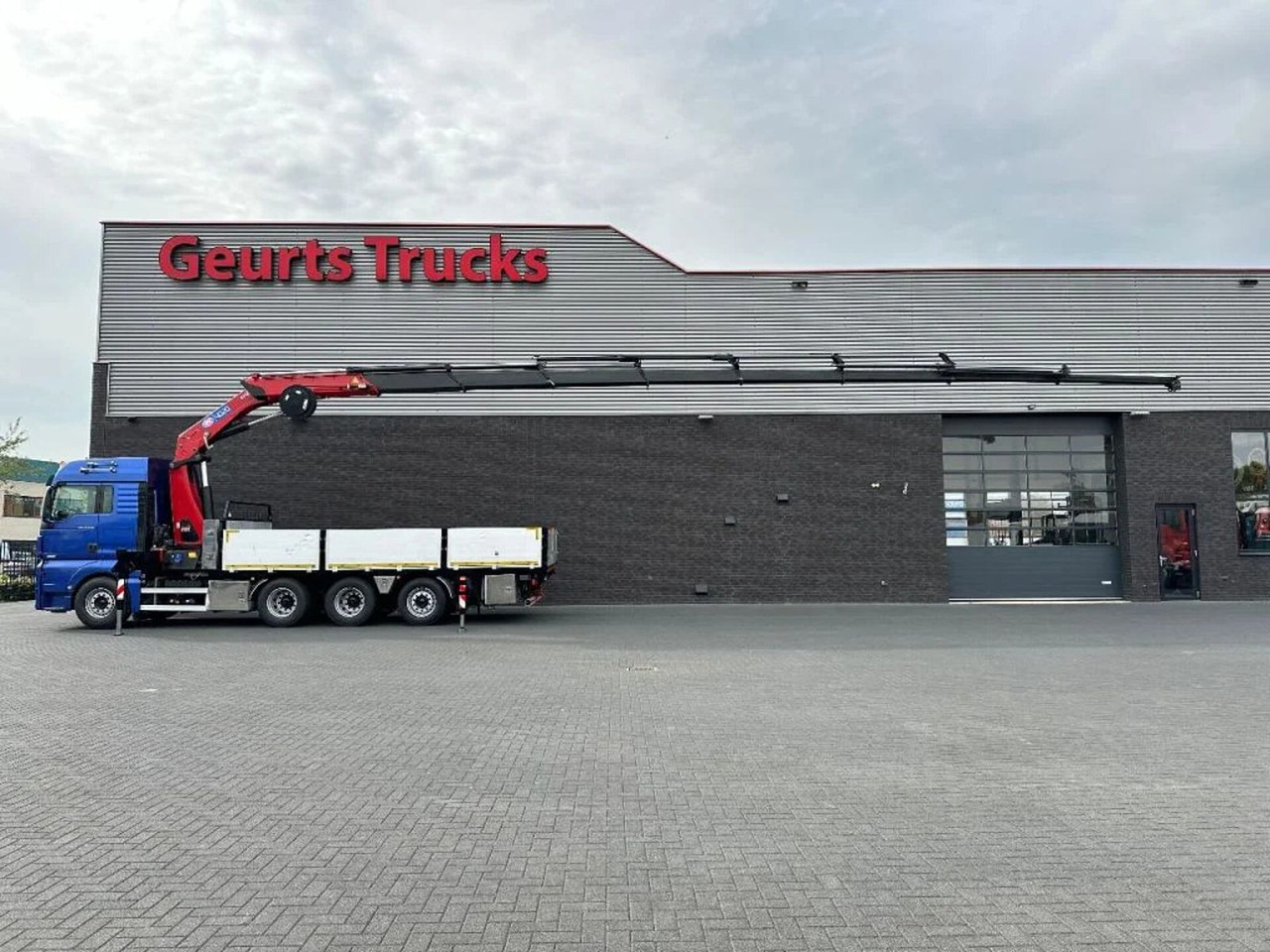 MAN TGX 33.560 8X4 TRIDEM + HMF 4020-K8 KRAAN/KRAN/C - משאית מנוף: תמונה 1 MAN TGX 33.560 8X4 TRIDEM + HMF 4020-K8 KRAAN/KRAN/C - משאית מנוף: תמונה 1
