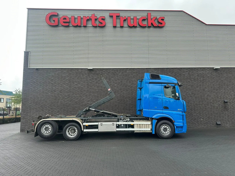 Mercedes-Benz Actros 2545 6X2 MET HIAB MULTILIFT XR21S61 HAAKARMSYSTEEM / ABROLLKIPPER / HOOKLIFT - משאית הרמת וו: תמונה 4 Mercedes-Benz Actros 2545 6X2 MET HIAB MULTILIFT XR21S61 HAAKARMSYSTEEM / ABROLLKIPPER / HOOKLIFT - משאית הרמת וו: תמונה 4