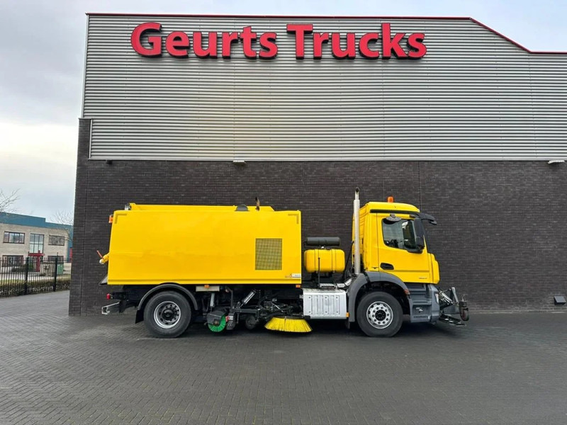 Mercedes-Benz Arocs 1824 4X2 BEAM A9000 SWEEPING TRUCK/ KEHRMASCHINE/VEEGWAGEN/FAHRBAHNREINIGER/AIRPORT CLEANER WITH MAGNET - מטאטא כבישים: תמונה 4 Mercedes-Benz Arocs 1824 4X2 BEAM A9000 SWEEPING TRUCK/ KEHRMASCHINE/VEEGWAGEN/FAHRBAHNREINIGER/AIRPORT CLEANER WITH MAGNET - מטאטא כבישים: תמונה 4