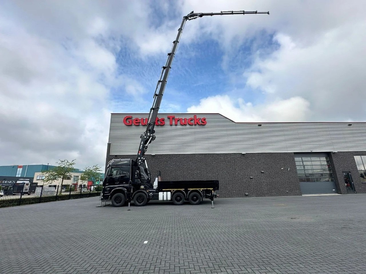 משאית מנוף Mercedes-Benz Arocs 3251 8X4 + HIAB 1058 E-8 + JIB 150X-6 JDC: תמונה 8