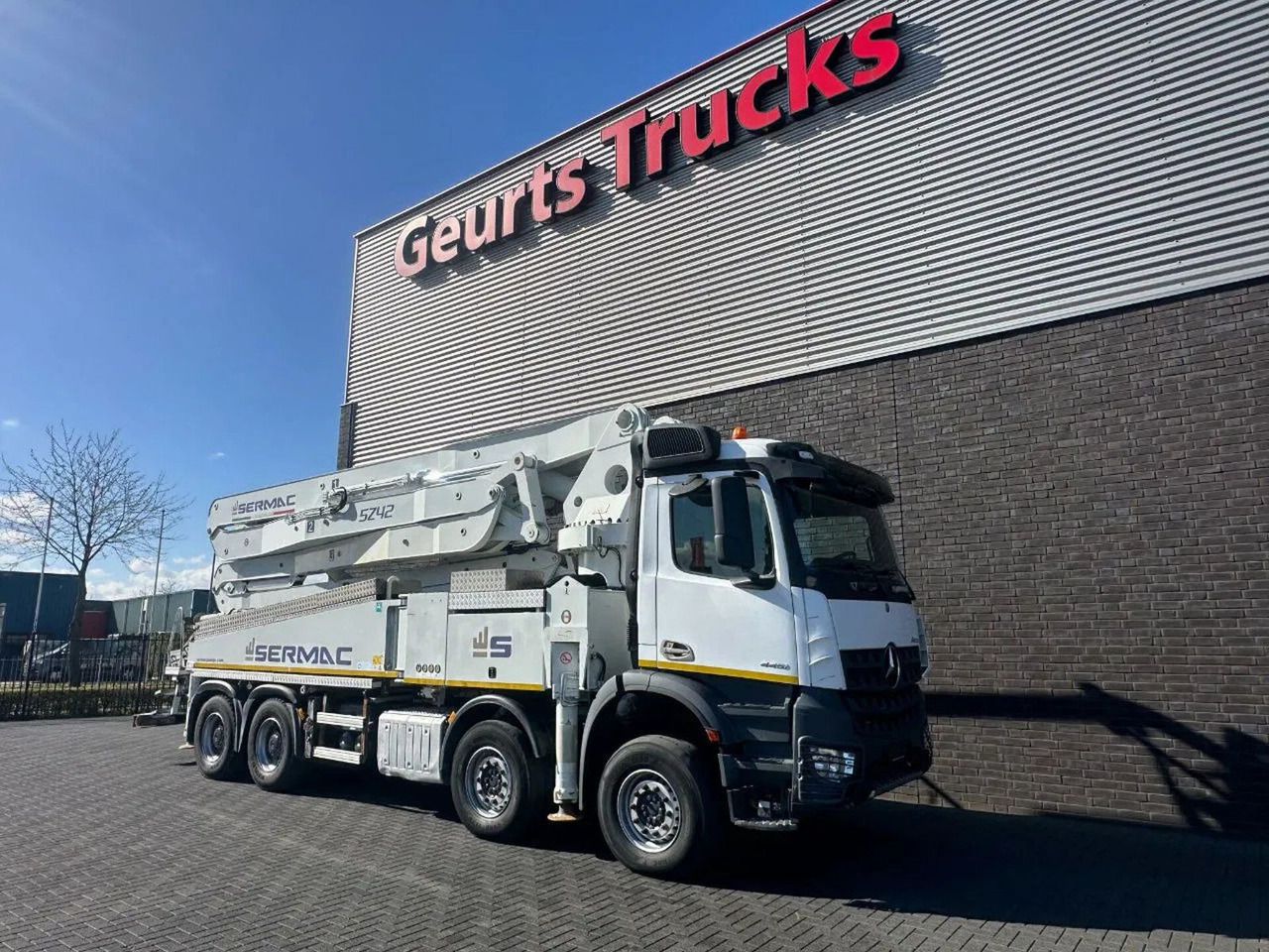 Mercedes-Benz Arocs 4451 8X4 + SERMAC 5Z42 BETONPOMP/BETONPUMP - משאית משאבת בטון: תמונה 5 Mercedes-Benz Arocs 4451 8X4 + SERMAC 5Z42 BETONPOMP/BETONPUMP - משאית משאבת בטון: תמונה 5