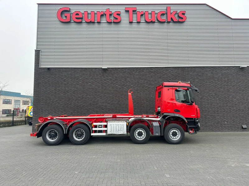 Mercedes-Benz Arocs 8X4 VDL S-30-6600 HAAKARMSYSTEEM/ABROLLKIPPER/HOOKLIFT - משאית מערכת כבלים: תמונה 4 Mercedes-Benz Arocs 8X4 VDL S-30-6600 HAAKARMSYSTEEM/ABROLLKIPPER/HOOKLIFT - משאית מערכת כבלים: תמונה 4