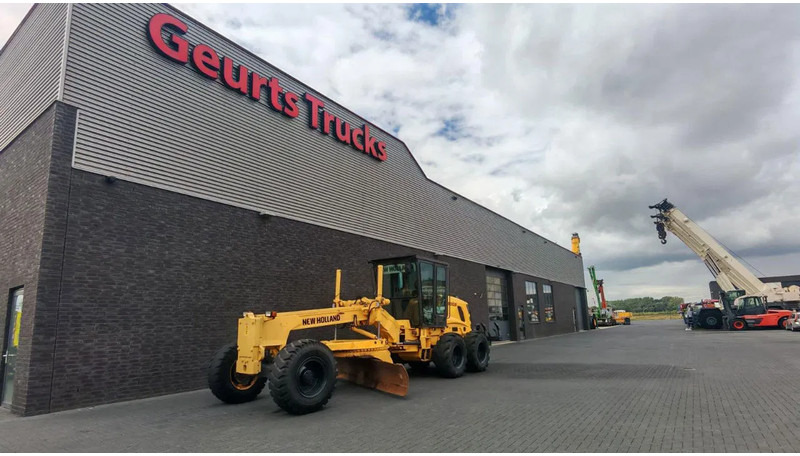 New Holland RG 200 B MOTORGRADER + RIPPER FROM 2012 HOURS 4237 - מפלסת: תמונה 2 New Holland RG 200 B MOTORGRADER + RIPPER FROM 2012 HOURS 4237 - מפלסת: תמונה 2