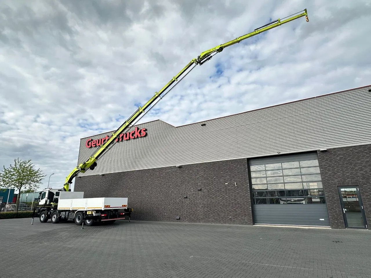 Renault C460 8X4 + HIAB X-HIPRO 548 E-7 MET JIB KRAAN / - משאית מנוף: תמונה 3 Renault C460 8X4 + HIAB X-HIPRO 548 E-7 MET JIB KRAAN / - משאית מנוף: תמונה 3