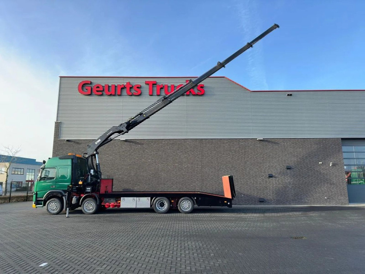 Volvo FM 500 8X2 OPRIJWAGEN/MACHINE TRANSPORTER + HIAB - משאית מנוף: תמונה 5 Volvo FM 500 8X2 OPRIJWAGEN/MACHINE TRANSPORTER + HIAB - משאית מנוף: תמונה 5
