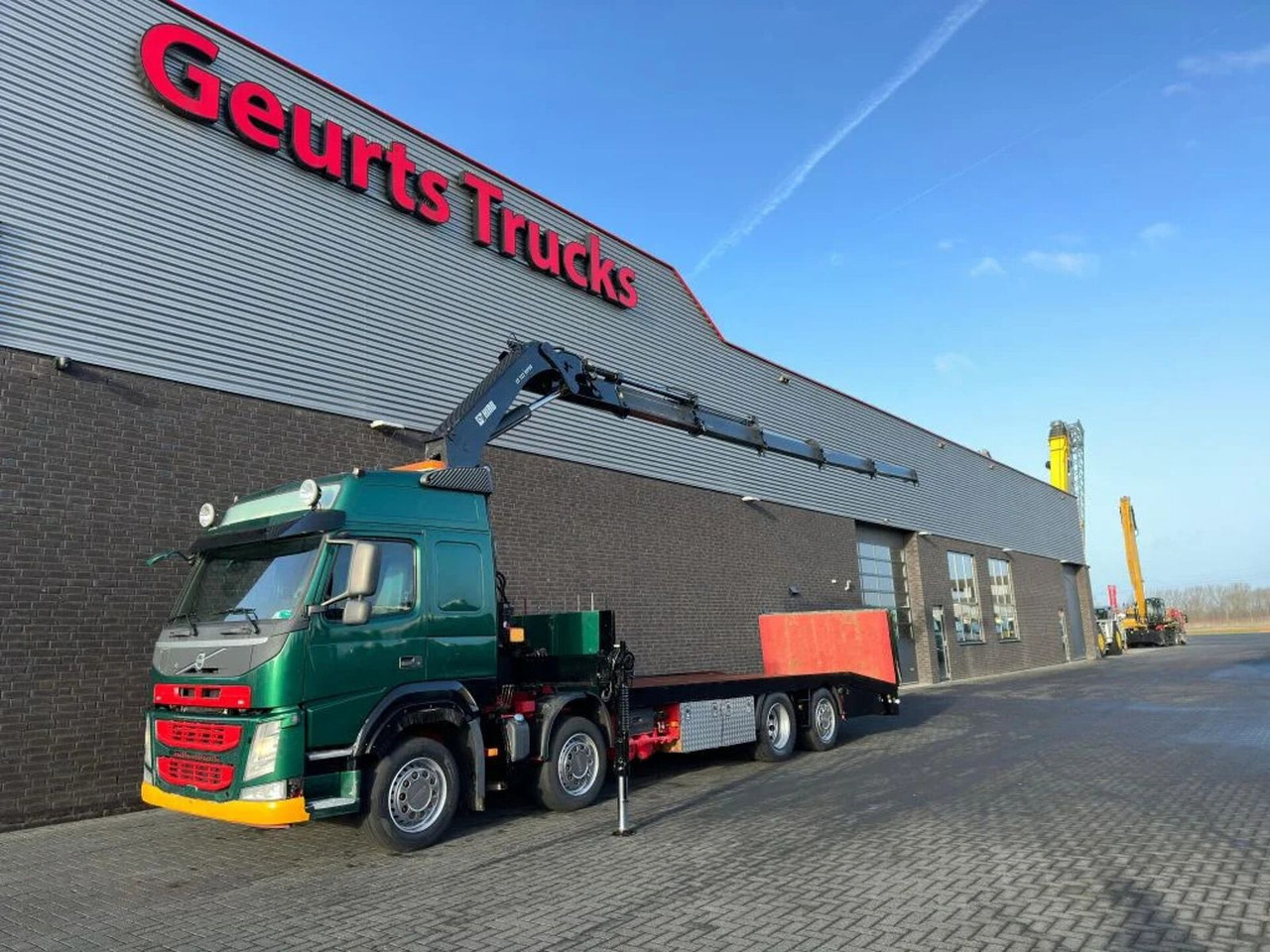 Volvo FM 500 8X2 OPRIJWAGEN/MACHINE TRANSPORTER + HIAB - משאית מנוף: תמונה 2 Volvo FM 500 8X2 OPRIJWAGEN/MACHINE TRANSPORTER + HIAB - משאית מנוף: תמונה 2