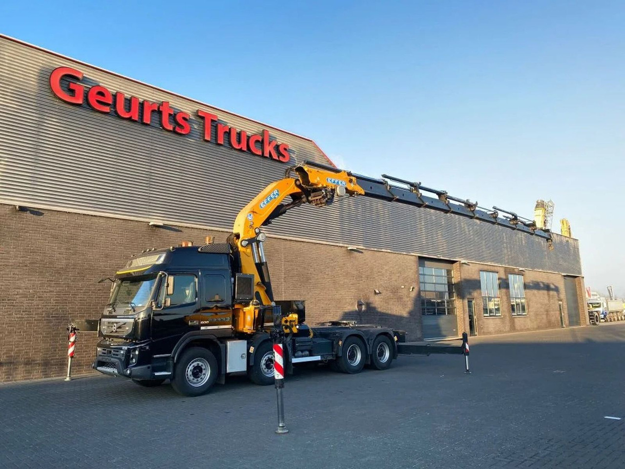 Volvo FMX 500 8X4 TREKKER-BAKWAGEN COMBI + EFFER 955/8 - משאית מנוף: תמונה 3 Volvo FMX 500 8X4 TREKKER-BAKWAGEN COMBI + EFFER 955/8 - משאית מנוף: תמונה 3