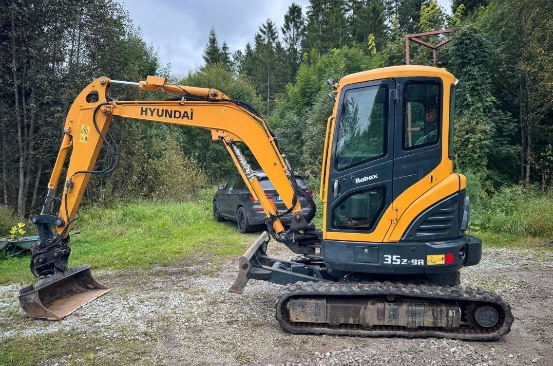 Hyundai R35Z - 9 - מיני מחפר: תמונה 1 Hyundai R35Z - 9 - מיני מחפר: תמונה 1