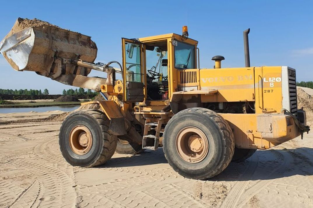 VOLVO L120B - מעמיס גלגלים: תמונה 2 VOLVO L120B - מעמיס גלגלים: תמונה 2