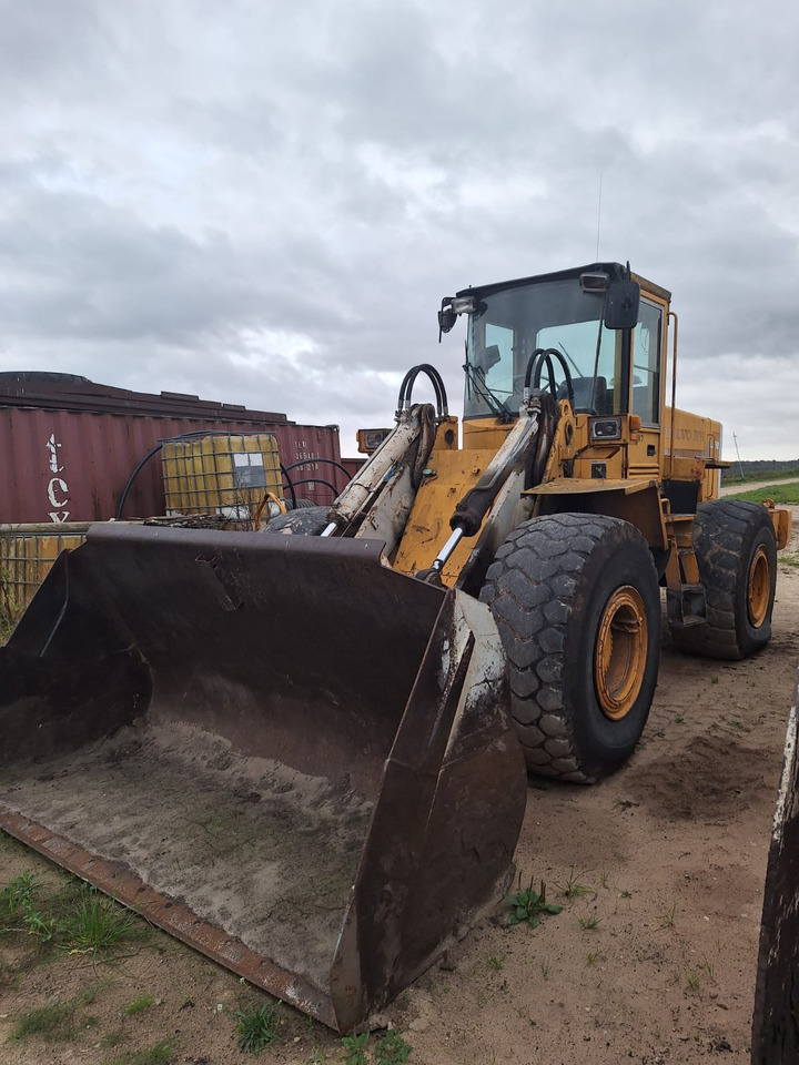 VOLVO L120B - מעמיס גלגלים: תמונה 5 VOLVO L120B - מעמיס גלגלים: תמונה 5
