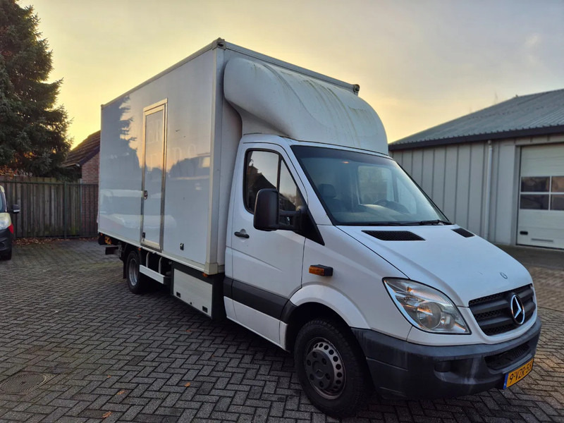 Mercedes-Benz Sprinnter . 516 cdi met laadklep - כלי רכב מסחרי עם תיבה: תמונה 1 Mercedes-Benz Sprinnter . 516 cdi met laadklep - כלי רכב מסחרי עם תיבה: תמונה 1