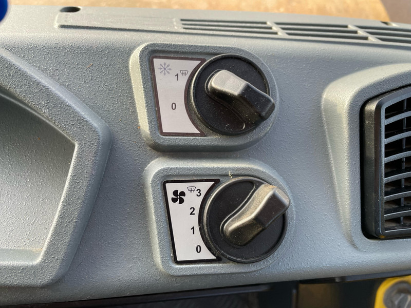 רולר Bomag BW177D-5 | Airconditioning EPA /EU Stage V: תמונה 17 רולר Bomag BW177D-5 | Airconditioning EPA /EU Stage V: תמונה 17