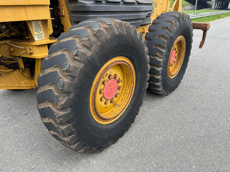 מפלסת Caterpillar 140H: תמונה 10