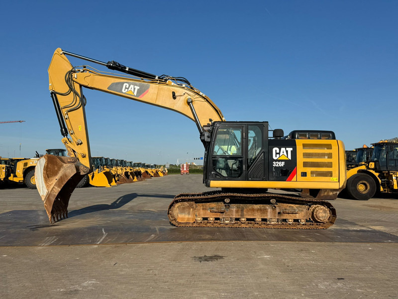 Caterpillar 326FL - מחפר סורק: תמונה 1 Caterpillar 326FL - מחפר סורק: תמונה 1