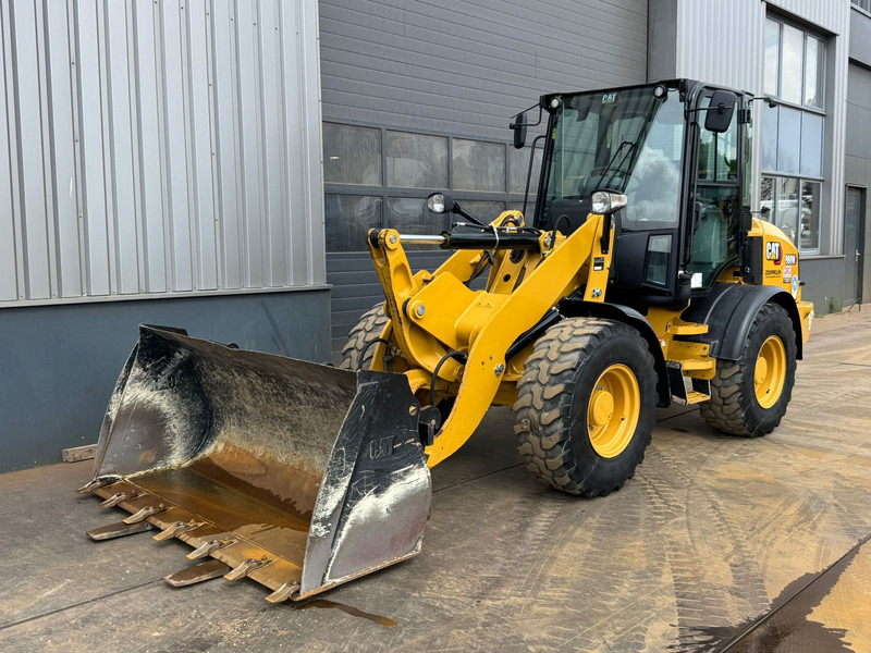 Caterpillar 908M - מעמיס גלגלים: תמונה 2 Caterpillar 908M - מעמיס גלגלים: תמונה 2