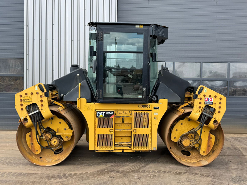 Caterpillar CD54B - רולר: תמונה 1 Caterpillar CD54B - רולר: תמונה 1