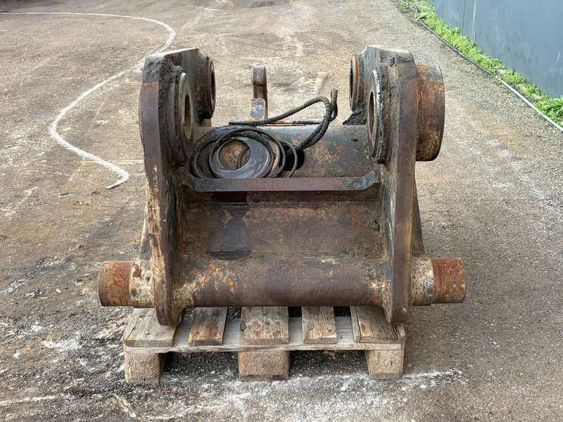 Caterpillar Quick Coupler CW70 for 374F - מצמד מהיר: תמונה 3 Caterpillar Quick Coupler CW70 for 374F - מצמד מהיר: תמונה 3