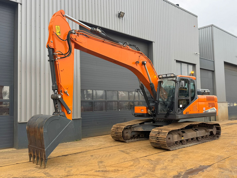 Doosan DX225LC-7 - מחפר סורק: תמונה 2 Doosan DX225LC-7 - מחפר סורק: תמונה 2