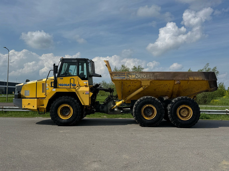 Komatsu HM300-2 - מסיר פסולת מפרקי: תמונה 1 Komatsu HM300-2 - מסיר פסולת מפרקי: תמונה 1