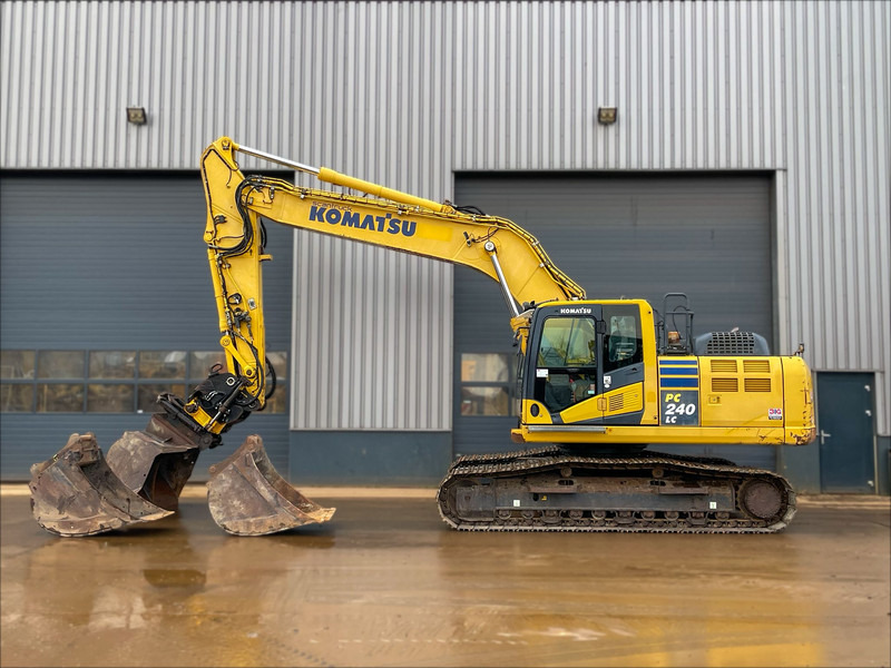 Komatsu PC240LC-10 - מחפר סורק: תמונה 1 Komatsu PC240LC-10 - מחפר סורק: תמונה 1