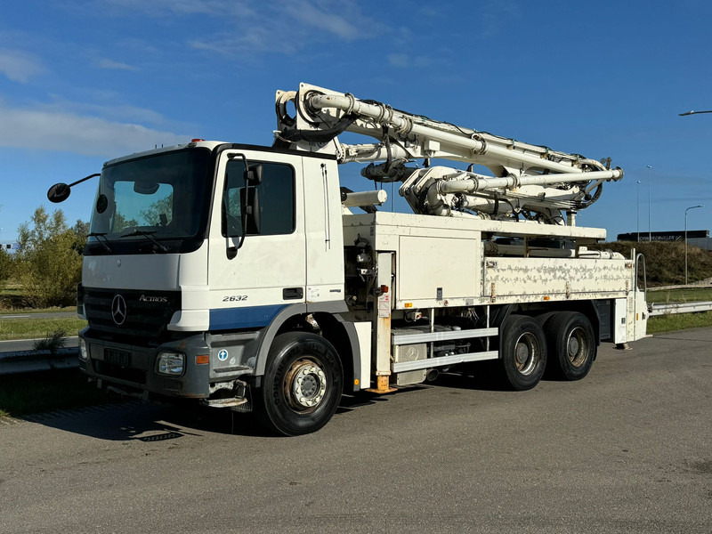 MERCEDESBENZ Actros 2632 6x4 with Putzmeister BSF 24-4 11 24m concrete pump - משאית משאבת בטון: תמונה 1 MERCEDESBENZ Actros 2632 6x4 with Putzmeister BSF 24-4 11 24m concrete pump - משאית משאבת בטון: תמונה 1