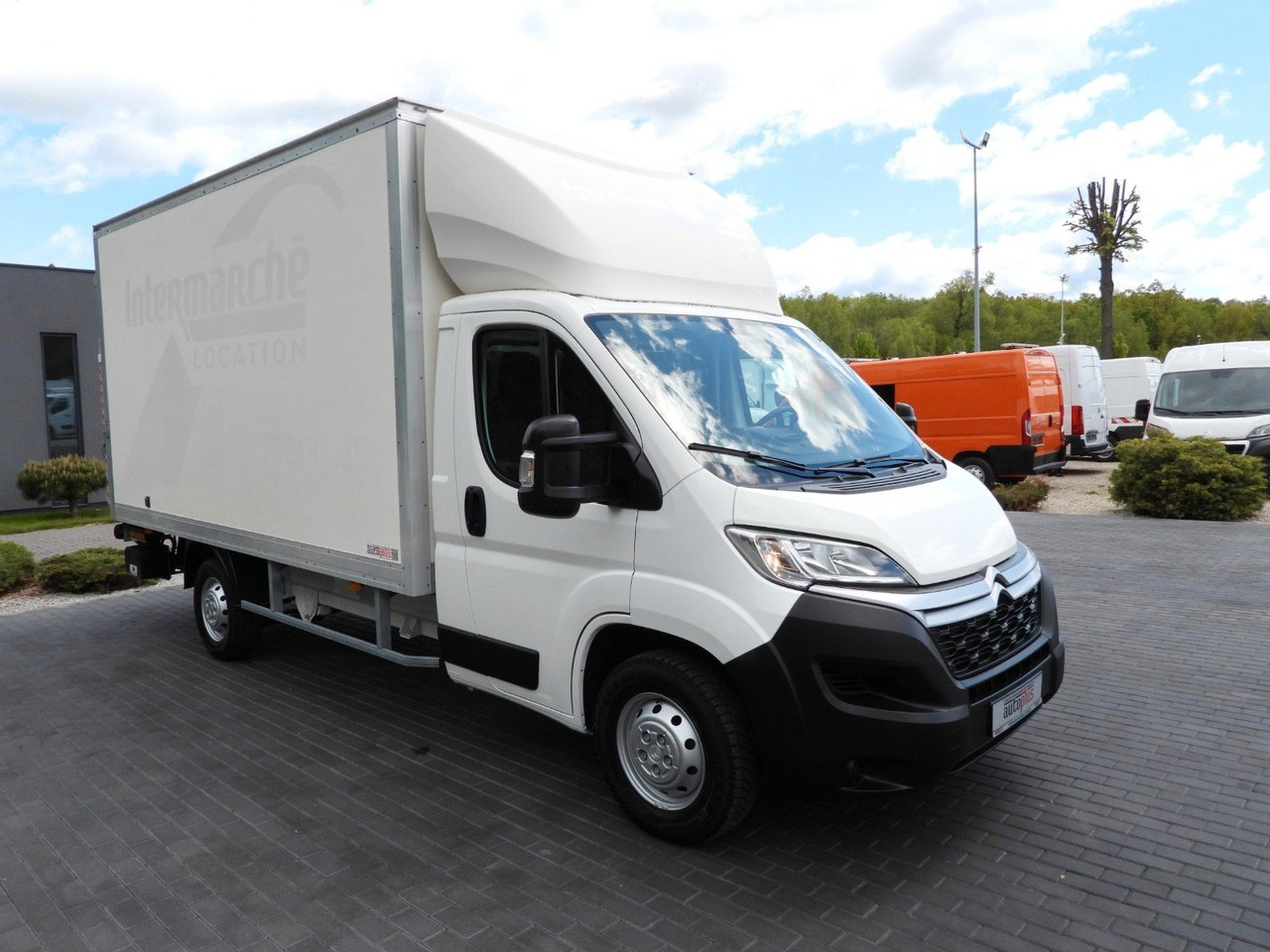 Citroën JUMPER KOFFER AUFZUG 8 PALETTEN TEMPOMAT NAVI Citroën JUMPER KOFFER AUFZUG 8 PALETTEN TEMPOMAT NAVI - כלי רכב מסחרי עם תיבה: תמונה 4 Citroën JUMPER KOFFER AUFZUG 8 PALETTEN TEMPOMAT NAVI Citroën JUMPER KOFFER AUFZUG 8 PALETTEN TEMPOMAT NAVI - כלי רכב מסחרי עם תיבה: תמונה 4