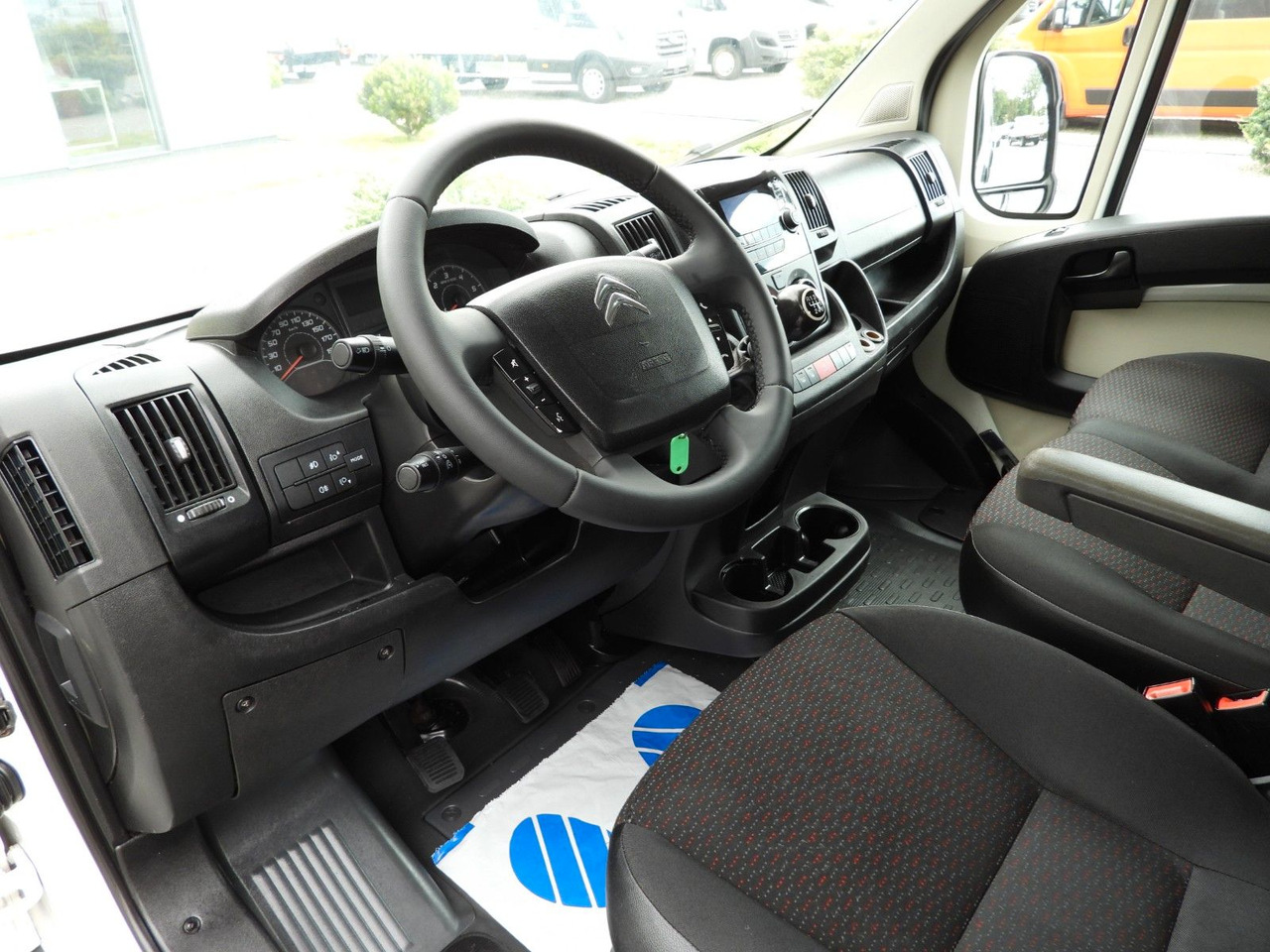 Citroën JUMPER PRITSCHE DOPPELKABINE DOKA 7 SITZE - כלי רכב מסחרי במיטה שטוחה, כלי רכב מסחרי קומבי: תמונה 2 Citroën JUMPER PRITSCHE DOPPELKABINE DOKA 7 SITZE - כלי רכב מסחרי במיטה שטוחה, כלי רכב מסחרי קומבי: תמונה 2