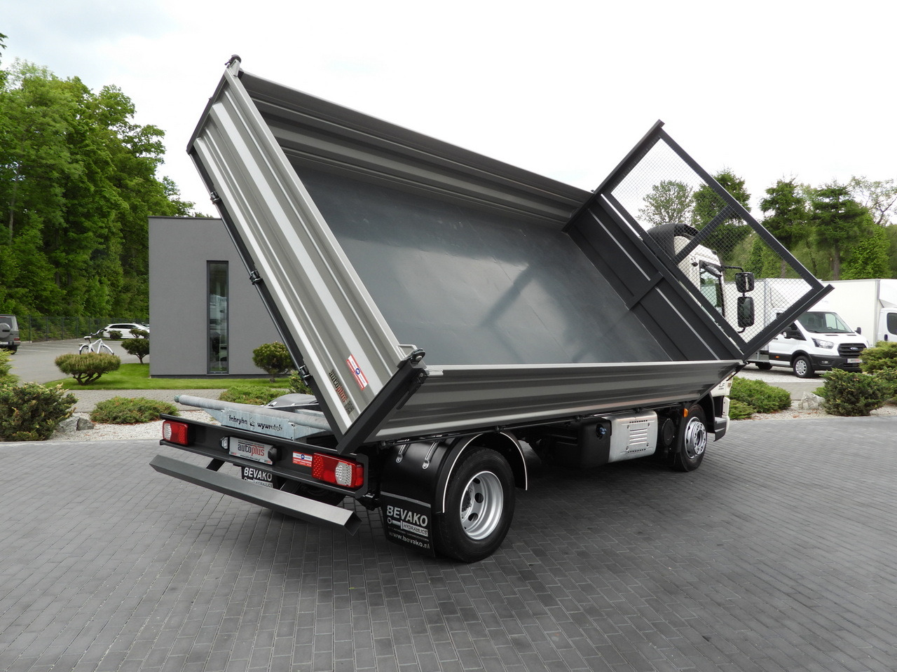 DAF LF 180 THREE-WAY TIPPER CRUISE CONTROL LED LIGHTS AUTOMATIC TRANSMISSION TWIN WHEELS AIR CONDITIONING 180HP - מזהיר: תמונה 3 DAF LF 180 THREE-WAY TIPPER CRUISE CONTROL LED LIGHTS AUTOMATIC TRANSMISSION TWIN WHEELS AIR CONDITIONING 180HP - מזהיר: תמונה 3