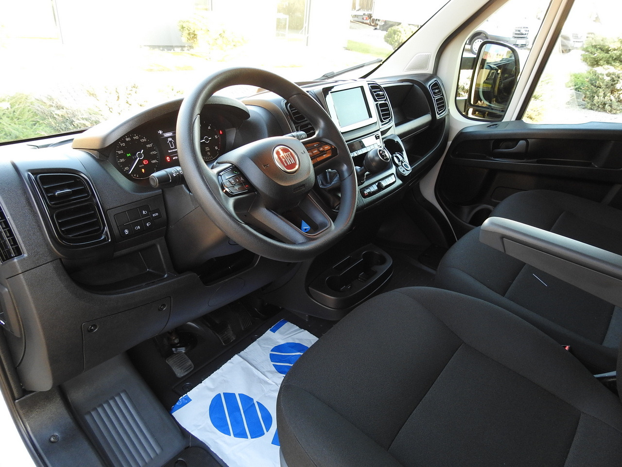 FIAT DUCATO BOX LIFT 8 PALLETS CRUISE CONTROL AIR CONDITIONING 180HP - כלי רכב מסחרי עם תיבה: תמונה 2 FIAT DUCATO BOX LIFT 8 PALLETS CRUISE CONTROL AIR CONDITIONING 180HP - כלי רכב מסחרי עם תיבה: תמונה 2