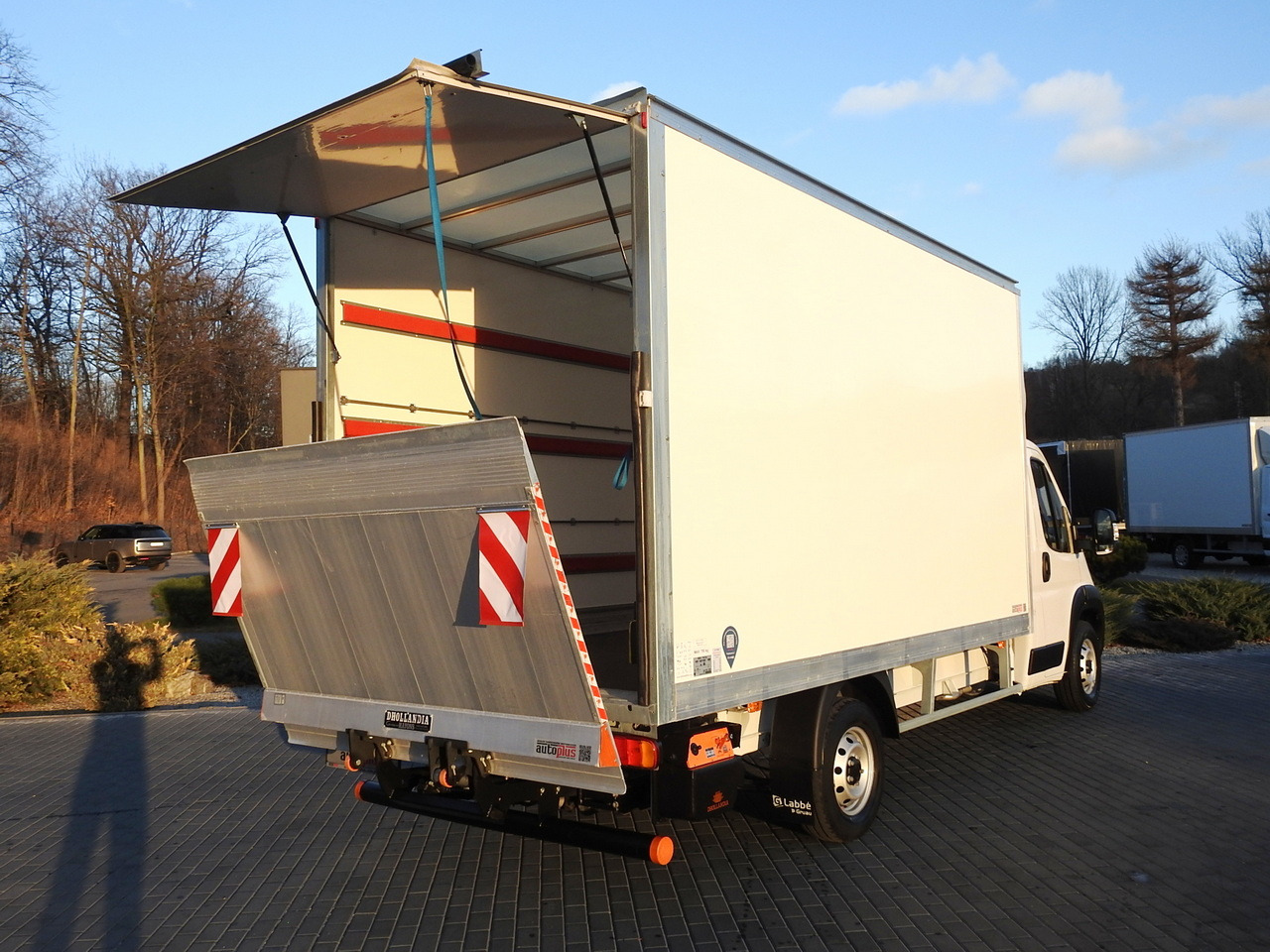FIAT DUCATO BOX LIFT 8 PALLETS CRUISE CONTROL AIR CONDITIONING 180HP - כלי רכב מסחרי עם תיבה: תמונה 3 FIAT DUCATO BOX LIFT 8 PALLETS CRUISE CONTROL AIR CONDITIONING 180HP - כלי רכב מסחרי עם תיבה: תמונה 3