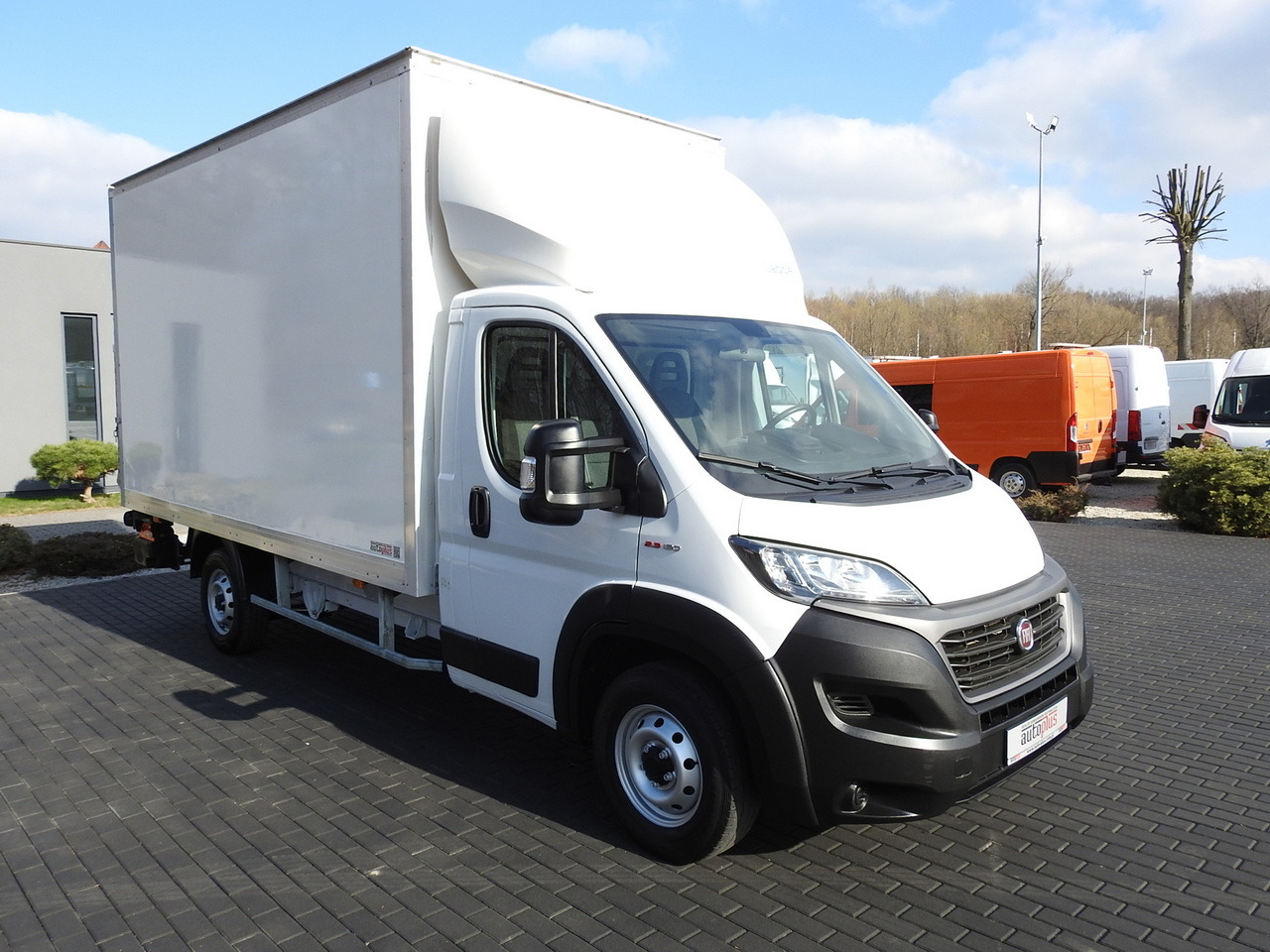 FIAT DUCATO BOX LIFT 8 PALLETS CRUISE CONTROL NAVIGATION LED LIGHTS AIR CONDITIONING 130HP - כלי רכב מסחרי לקירור: תמונה 4 FIAT DUCATO BOX LIFT 8 PALLETS CRUISE CONTROL NAVIGATION LED LIGHTS AIR CONDITIONING 130HP - כלי רכב מסחרי לקירור: תמונה 4