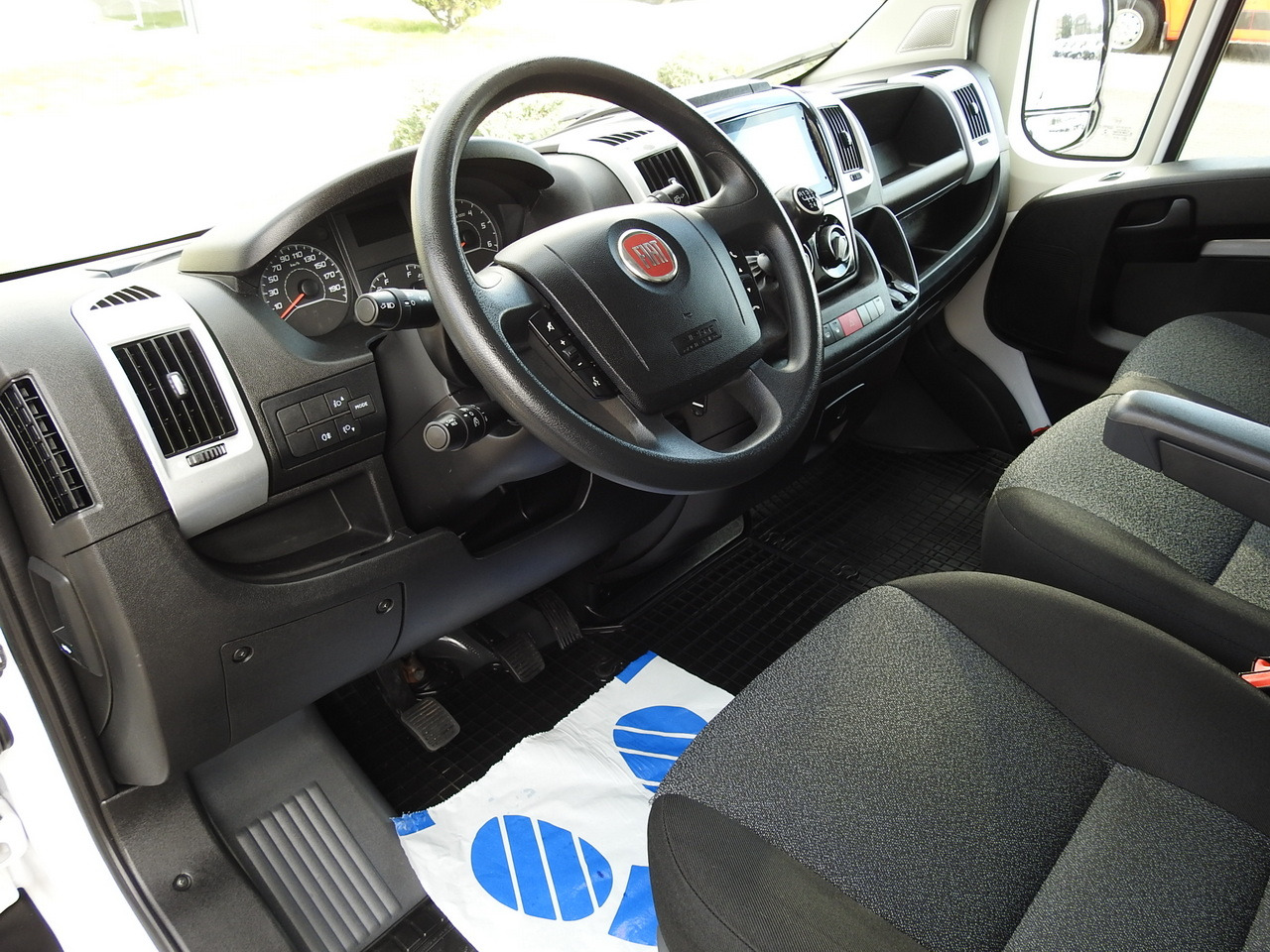 FIAT DUCATO BOX LIFT 8 PALLETS CRUISE CONTROL NAVIGATION LED LIGHTS AIR CONDITIONING 130HP - כלי רכב מסחרי לקירור: תמונה 2 FIAT DUCATO BOX LIFT 8 PALLETS CRUISE CONTROL NAVIGATION LED LIGHTS AIR CONDITIONING 130HP - כלי רכב מסחרי לקירור: תמונה 2