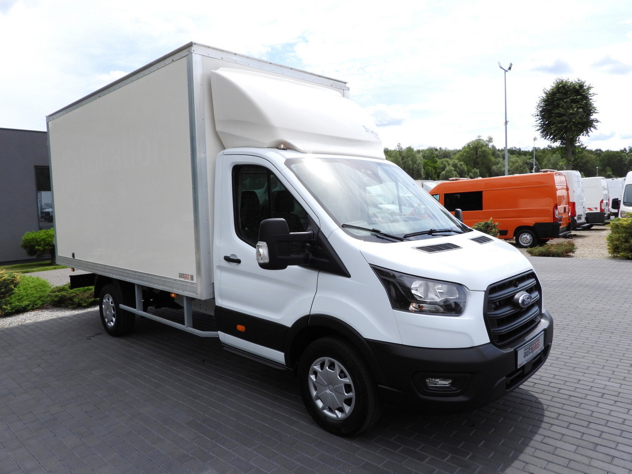 FORD TRANSIT BOX 8 PALLETS CRUISE CONTROL AIR CONDITIONING 130HP - כלי רכב מסחרי עם תיבה: תמונה 4 FORD TRANSIT BOX 8 PALLETS CRUISE CONTROL AIR CONDITIONING 130HP - כלי רכב מסחרי עם תיבה: תמונה 4