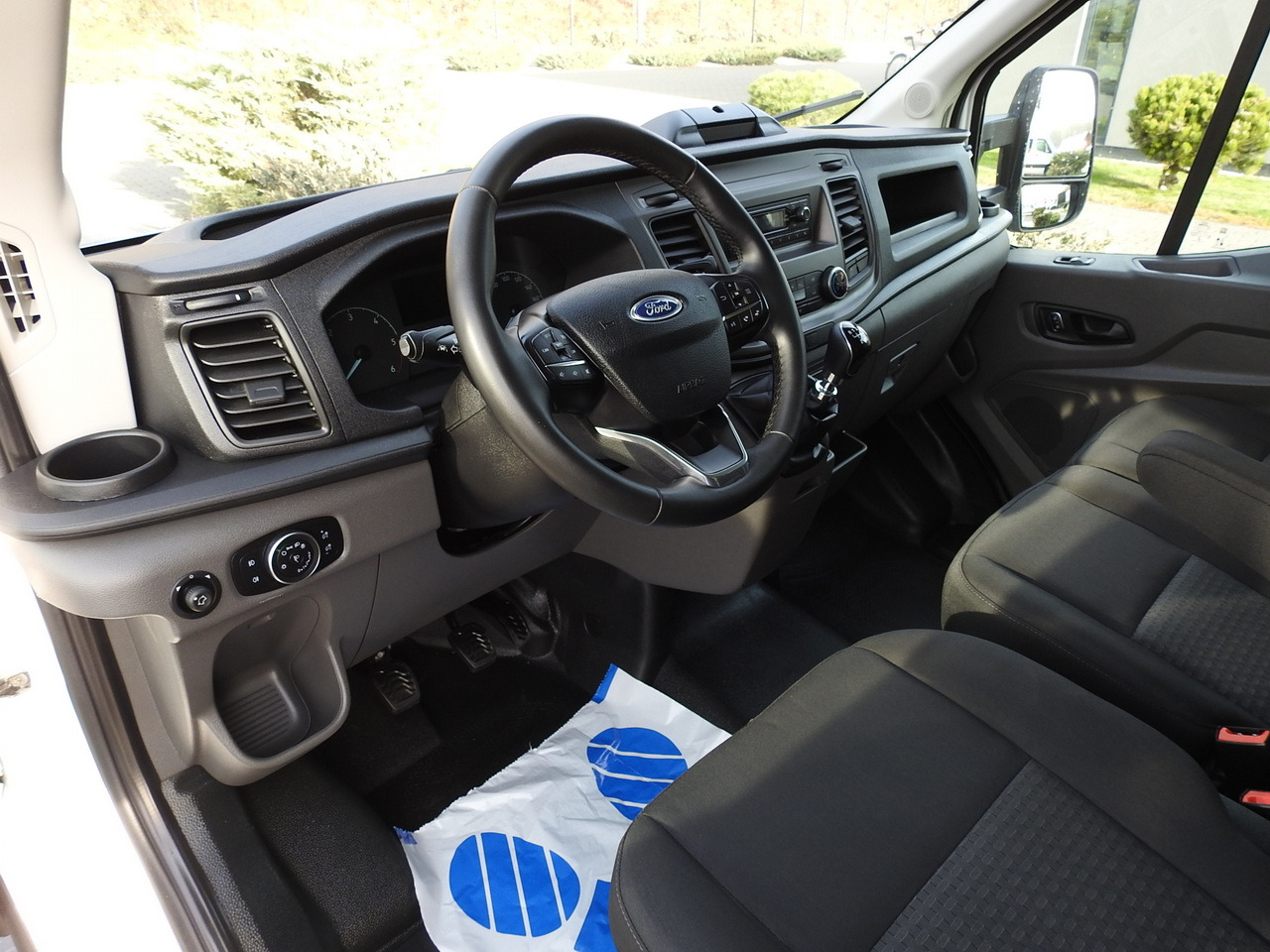 FORD TRANSIT BOX LIFT 8 PALLETS CRUISE CONTROL AIR CONDITIONING 130HP - כלי רכב מסחרי עם תיבה: תמונה 2 FORD TRANSIT BOX LIFT 8 PALLETS CRUISE CONTROL AIR CONDITIONING 130HP - כלי רכב מסחרי עם תיבה: תמונה 2