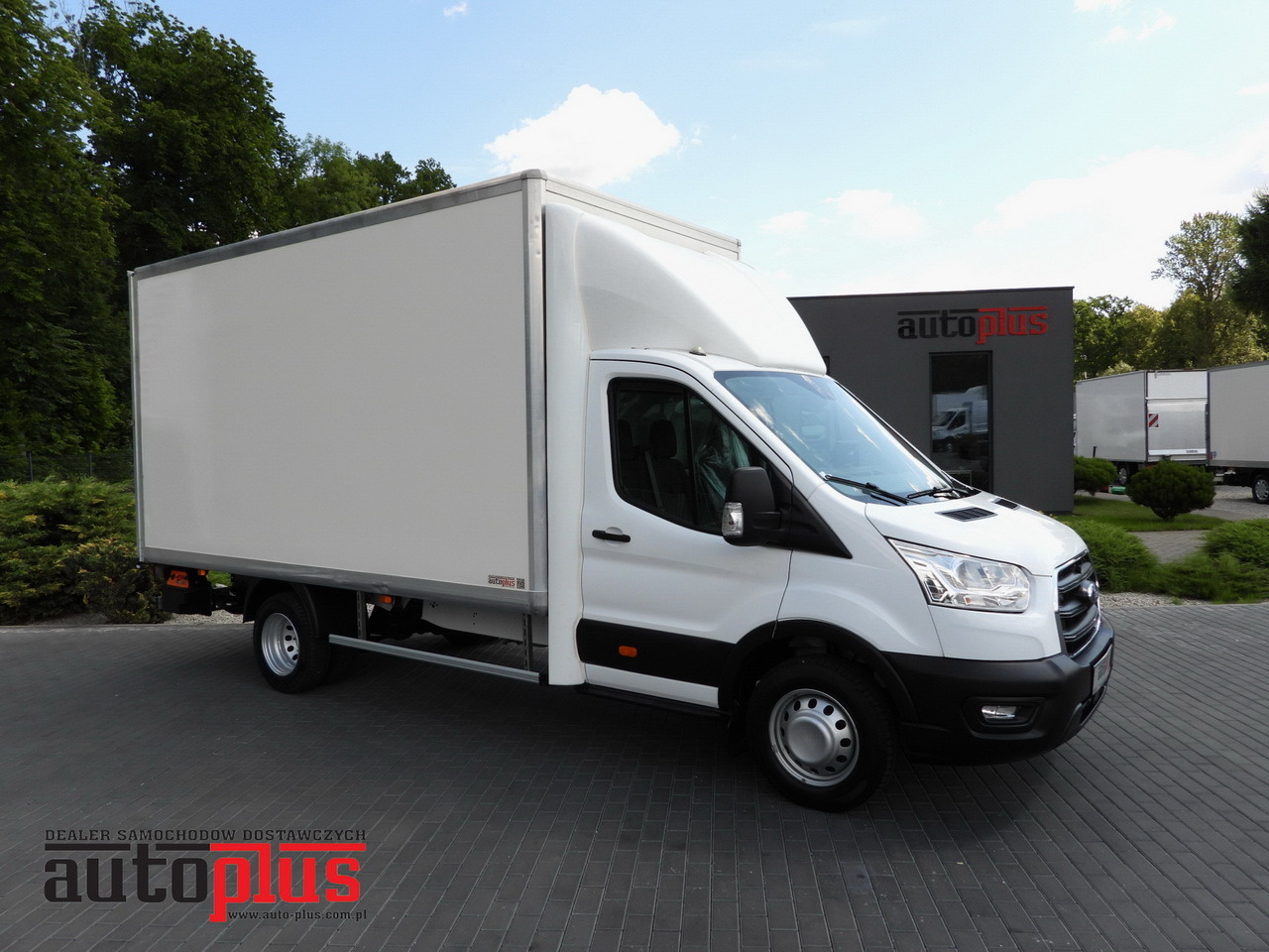 FORD TRANSIT BOX LIFT 8 PALLETS CRUISE CONTROL LED LIGHTS TWIN WHEELS AIR CONDITIONING 130HP - כלי רכב מסחרי עם תיבה: תמונה 1 FORD TRANSIT BOX LIFT 8 PALLETS CRUISE CONTROL LED LIGHTS TWIN WHEELS AIR CONDITIONING 130HP - כלי רכב מסחרי עם תיבה: תמונה 1
