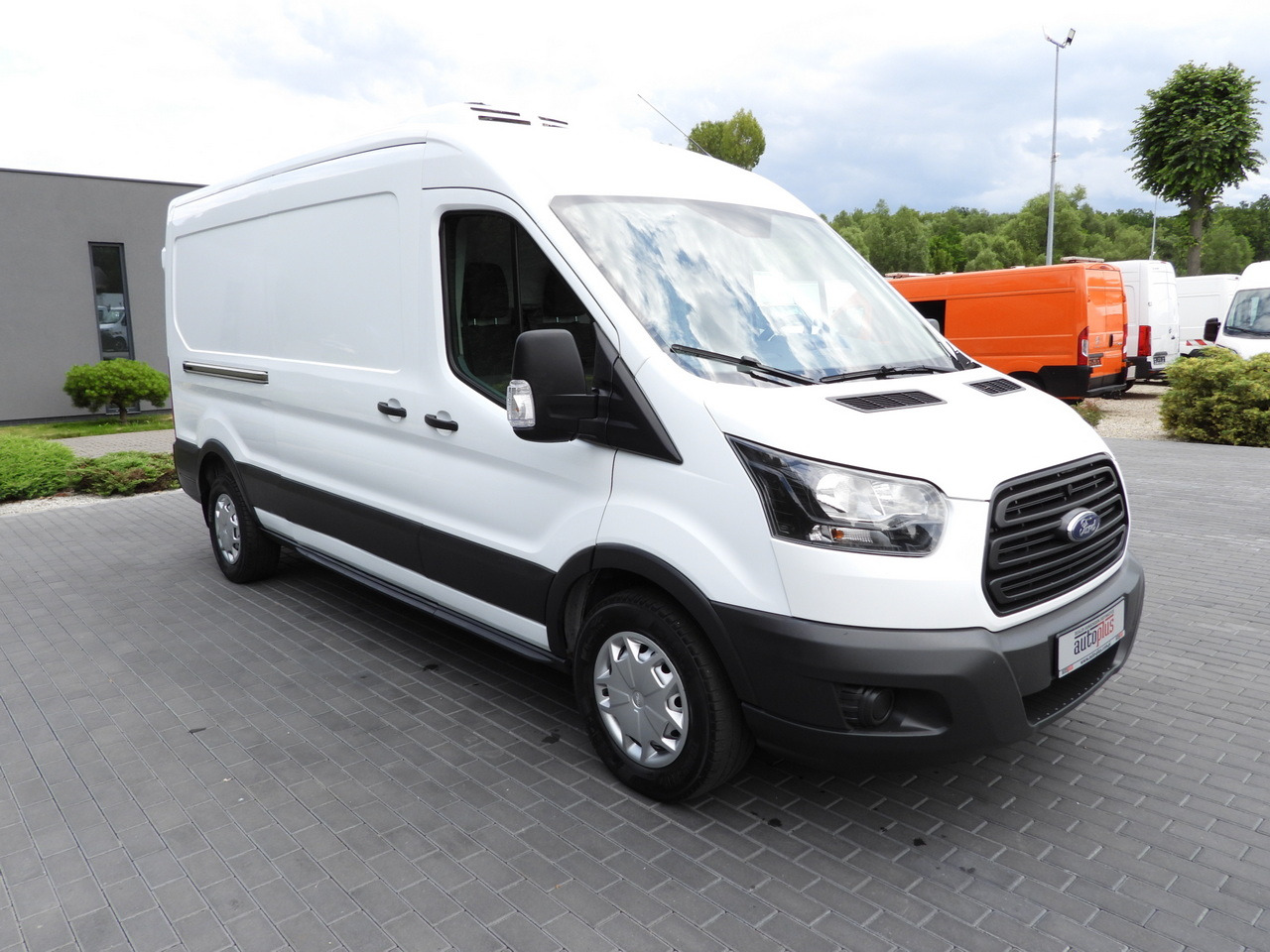 FORD TRANSIT REFRIGERATOR VAN 5*C AIR CONDITIONING 105HP - כלי רכב מסחרי לקירור: תמונה 4 FORD TRANSIT REFRIGERATOR VAN 5*C AIR CONDITIONING 105HP - כלי רכב מסחרי לקירור: תמונה 4