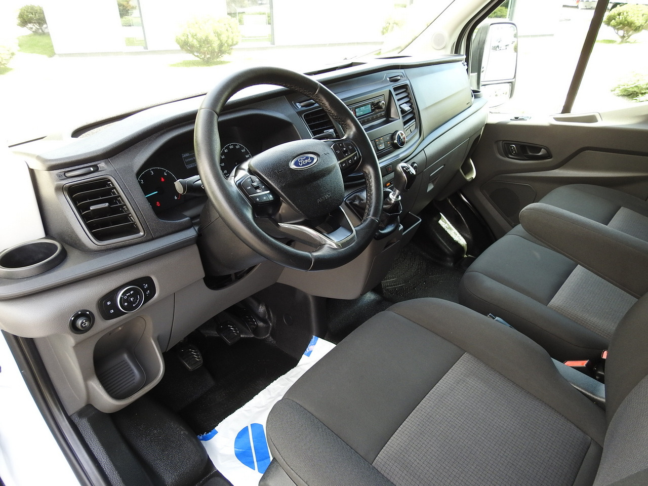 FORD TRANSIT REGRIGERATOR BOX 0*C POWER SUPPLY 230V CRUISE CONTROL AIR CONDITIONING TWIN WHEELS 170HP - כלי רכב מסחרי לקירור: תמונה 2 FORD TRANSIT REGRIGERATOR BOX 0*C POWER SUPPLY 230V CRUISE CONTROL AIR CONDITIONING TWIN WHEELS 170HP - כלי רכב מסחרי לקירור: תמונה 2