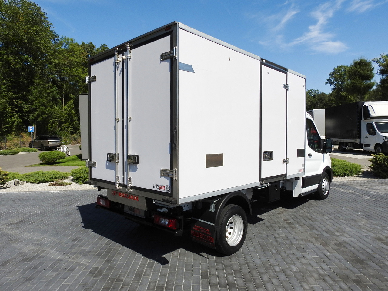 FORD TRANSIT REGRIGERATOR BOX 0*C POWER SUPPLY 230V CRUISE CONTROL AIR CONDITIONING TWIN WHEELS 170HP - כלי רכב מסחרי לקירור: תמונה 3 FORD TRANSIT REGRIGERATOR BOX 0*C POWER SUPPLY 230V CRUISE CONTROL AIR CONDITIONING TWIN WHEELS 170HP - כלי רכב מסחרי לקירור: תמונה 3