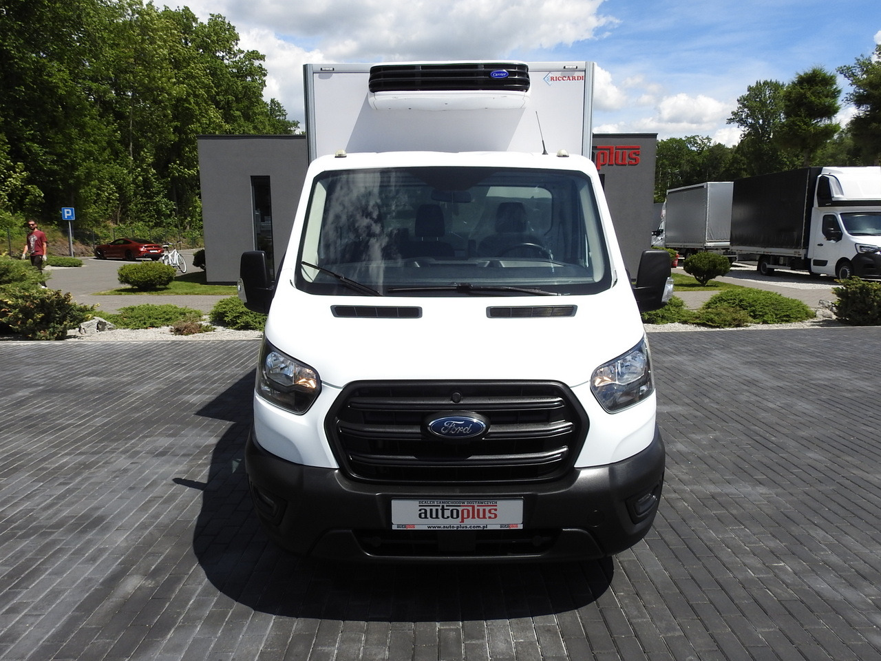 FORD TRANSIT REGRIGERATOR BOX 0*C POWER SUPPLY 230V CRUISE CONTROL AIR CONDITIONING TWIN WHEELS 170HP - כלי רכב מסחרי לקירור: תמונה 5 FORD TRANSIT REGRIGERATOR BOX 0*C POWER SUPPLY 230V CRUISE CONTROL AIR CONDITIONING TWIN WHEELS 170HP - כלי רכב מסחרי לקירור: תמונה 5
