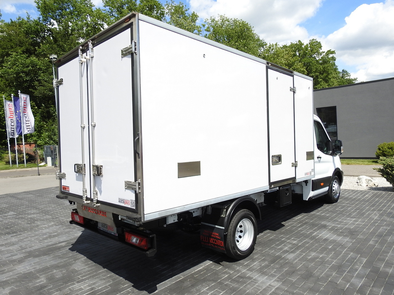 FORD TRANSIT REGRIGERATOR BOX 0*C POWER SUPPLY 230V CRUISE CONTROL AIR CONDITIONING TWIN WHEELS 170HP - כלי רכב מסחרי לקירור: תמונה 3 FORD TRANSIT REGRIGERATOR BOX 0*C POWER SUPPLY 230V CRUISE CONTROL AIR CONDITIONING TWIN WHEELS 170HP - כלי רכב מסחרי לקירור: תמונה 3