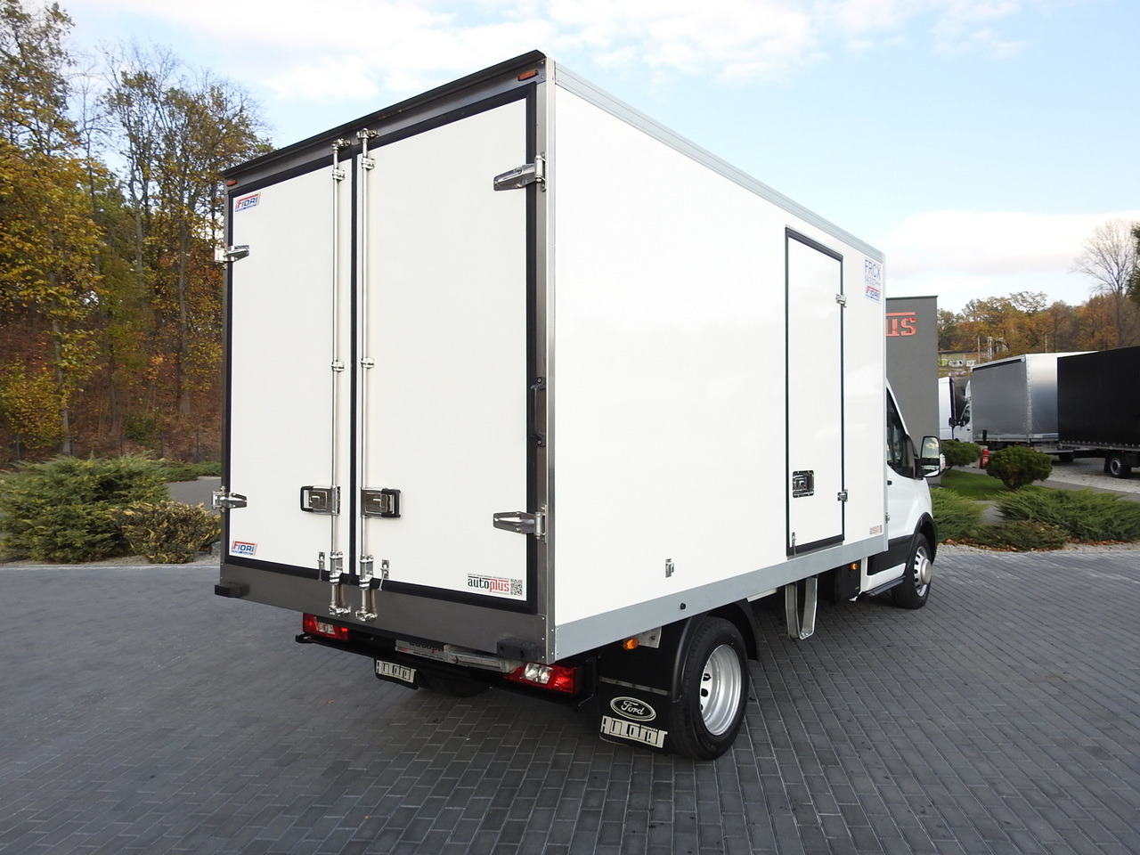 FORD TRANSIT REGRIGERATOR BOX -10*C POWER SUPPLY 230V CRUISE CONTROL AIR CONDITIONING LED LIGHTS PNEUMATICS TWIN WHEELS 130HP - כלי רכב מסחרי לקירור: תמונה 3 FORD TRANSIT REGRIGERATOR BOX -10*C POWER SUPPLY 230V CRUISE CONTROL AIR CONDITIONING LED LIGHTS PNEUMATICS TWIN WHEELS 130HP - כלי רכב מסחרי לקירור: תמונה 3