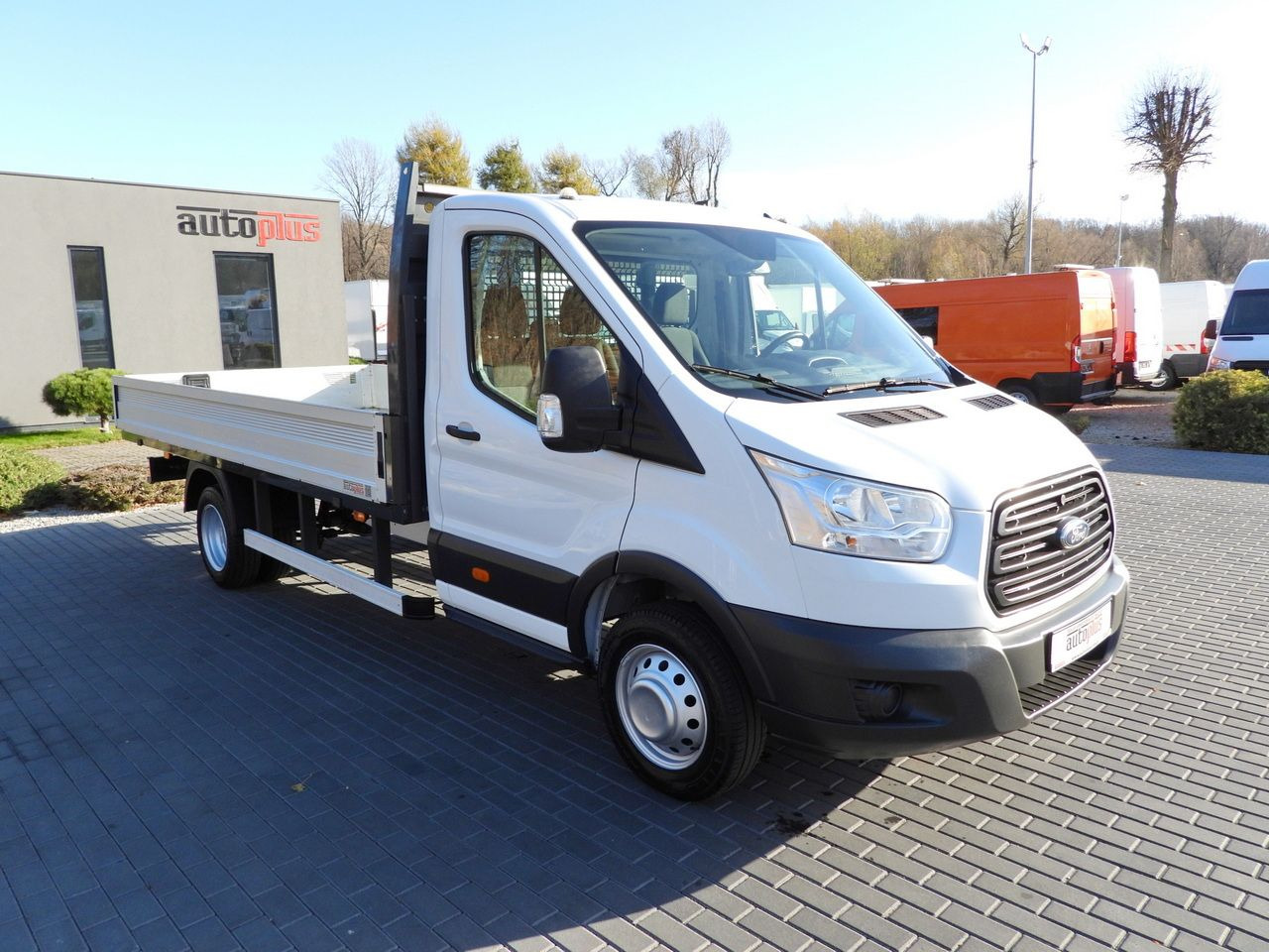 FORD TRANSIT STAKE BODY 8 PALLETS TWIN WHEELS AIR CONDITIONING 155HP - כלי רכב מסחרי במיטה שטוחה: תמונה 4 FORD TRANSIT STAKE BODY 8 PALLETS TWIN WHEELS AIR CONDITIONING 155HP - כלי רכב מסחרי במיטה שטוחה: תמונה 4