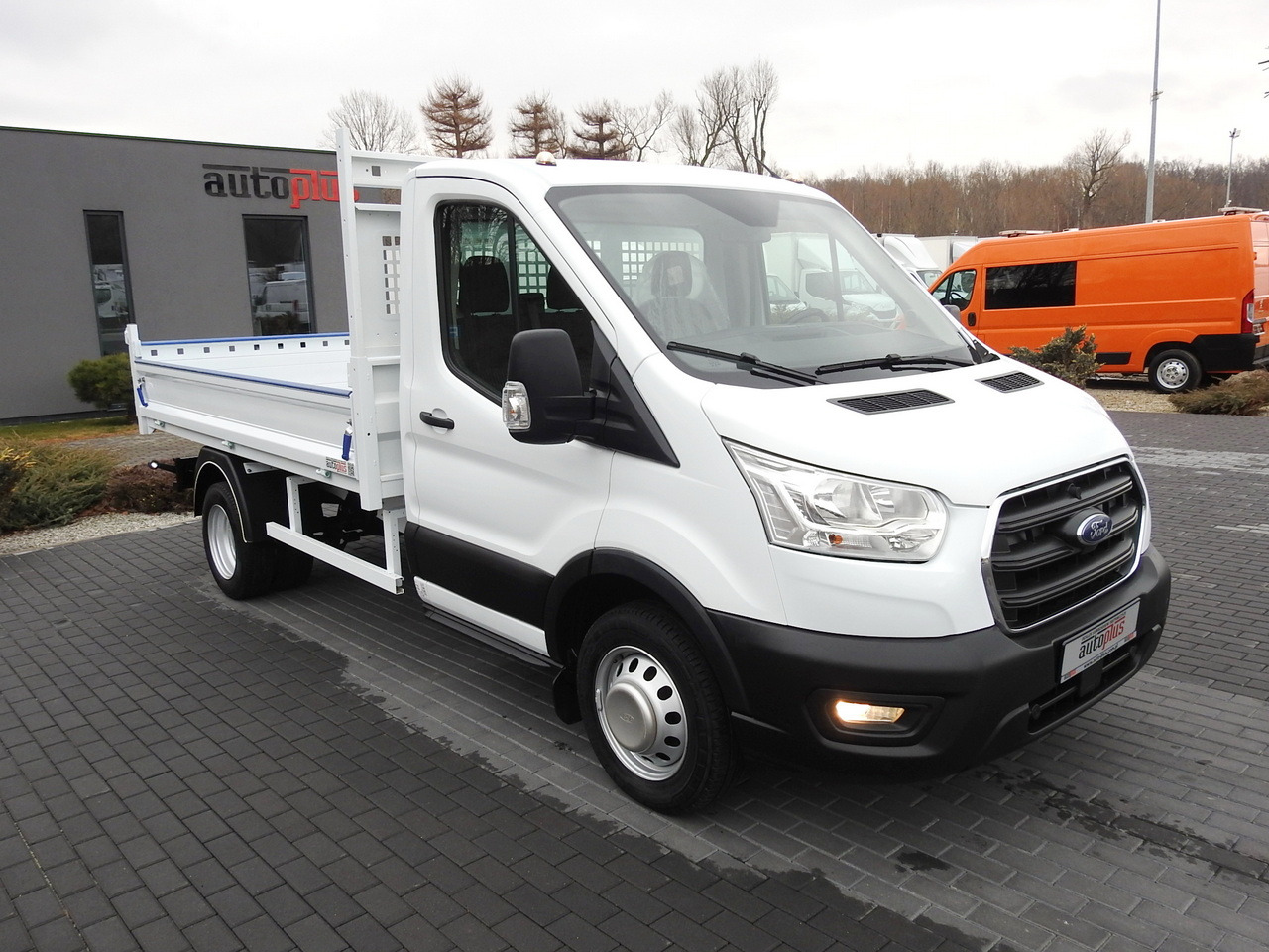 FORD TRANSIT TIPPER LED LIGHTS TWIN WHEELS AIR CONDITIONING 130HP - כלי רכב מסחרי מזהיר: תמונה 4 FORD TRANSIT TIPPER LED LIGHTS TWIN WHEELS AIR CONDITIONING 130HP - כלי רכב מסחרי מזהיר: תמונה 4