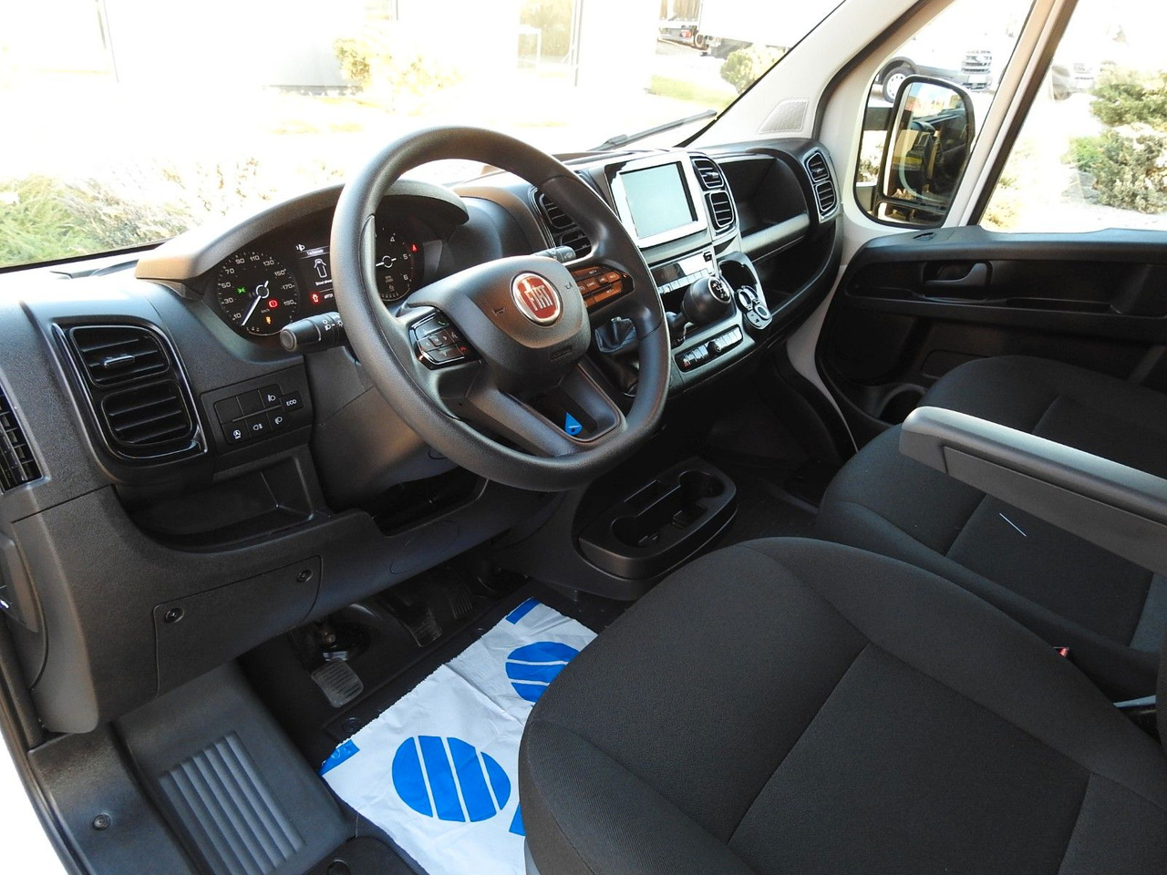 Fiat DUCATO KOFFER AUFZUG 8 PALETTEN TEMPOMAT - כלי רכב מסחרי עם תיבה: תמונה 2 Fiat DUCATO KOFFER AUFZUG 8 PALETTEN TEMPOMAT - כלי רכב מסחרי עם תיבה: תמונה 2